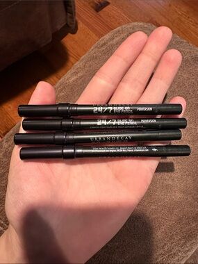 Urban Decay 24/7 Glide-On Eye Pencil in Black (Perversion) - Matte Black Travel